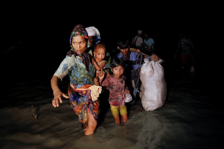 تصاویر تلخ از فرار مردم روهینگیا در دل تاریکی